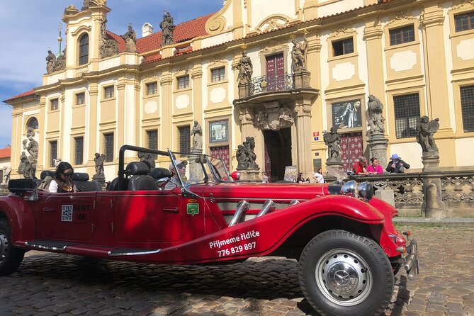 Vintage Cars Prague - Grand City Tour 150min / 1-6 pers. 2,5hrs - Prague Castle gives the tour its biggest view