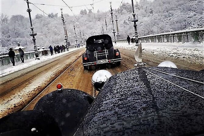Vintage Cars Prague - Sightseeing Tour 90min / 1-6 pers. - Why a vintage car works well in Prague