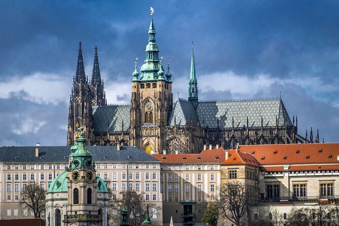 VIP Private tour Prague: Castle, Lunch, Beer, Boat - Key points at a glance