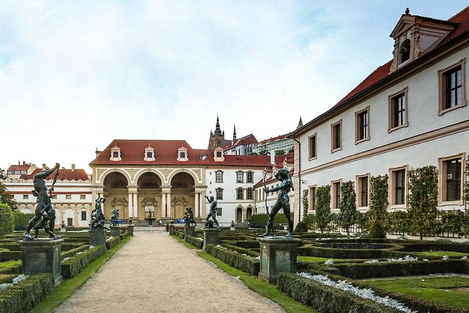 VIP Private tour Prague: Castle, Lunch, Beer, Boat - Lunch in a local restaurant