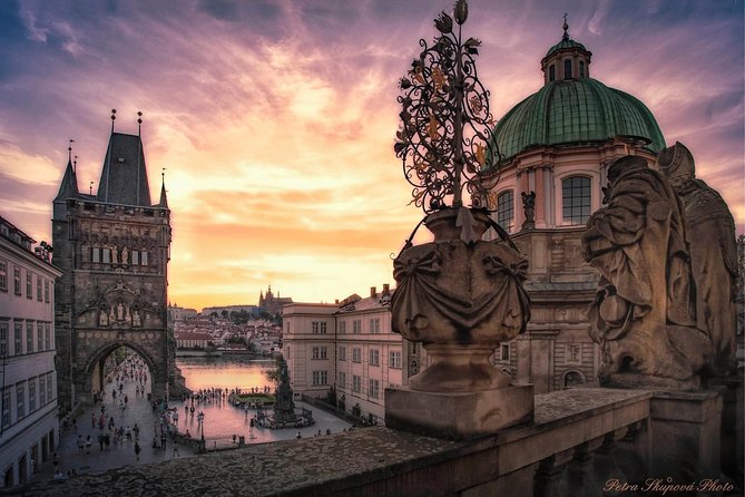 VIP Private tour Prague: Castle, Lunch, Beer, Boat - Charles Bridge: Prague’s classic crossing