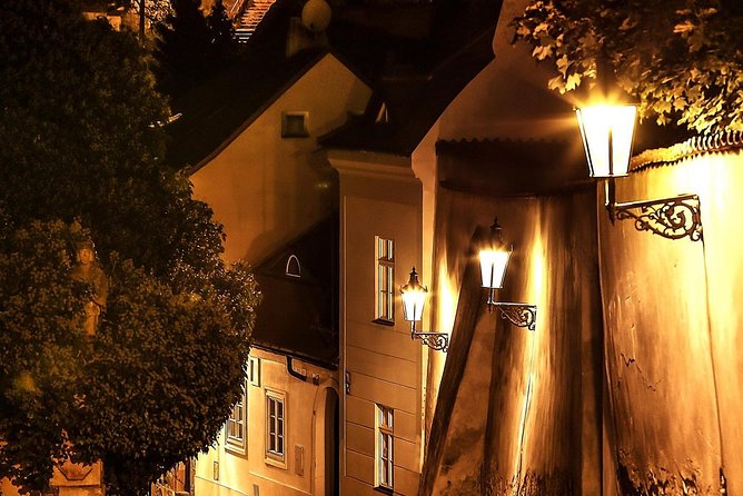 VIP Private tour Prague: Castle, Lunch, Beer, Boat - Prague Castle: the grand opening