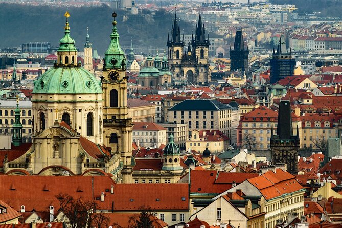 VIP Tour: Professional photos - You and Prague Best Monuments - What you receive after the walk