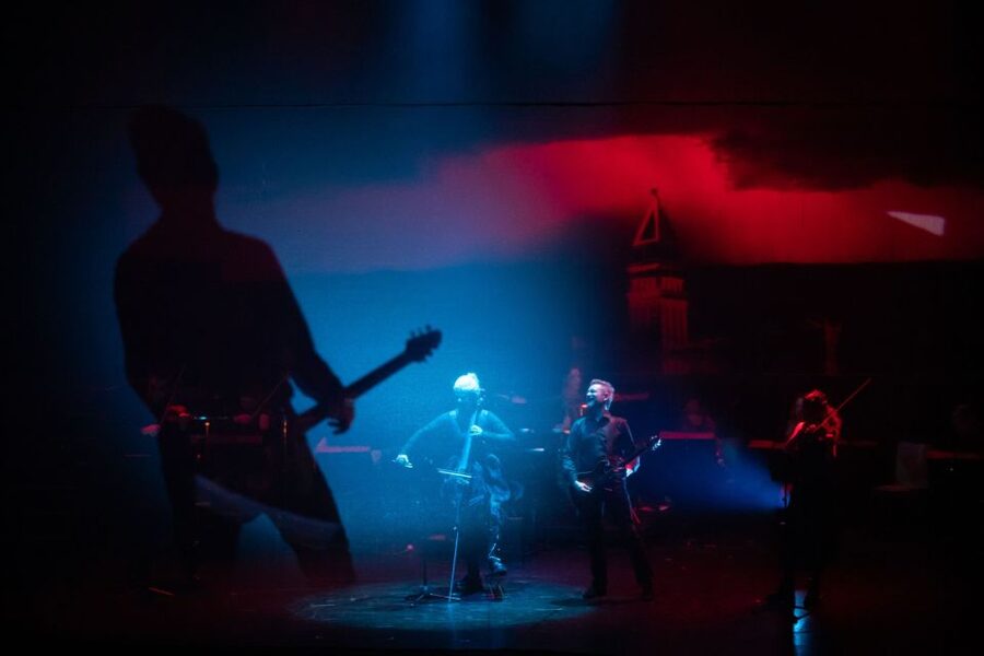 Vivaldianno The Show in Theatre Hybernia - Hearing the English narration with Cinewav