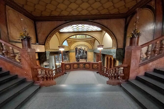 Walking Tour in Prague with Local Historian - What Ivitsa adds to the experience