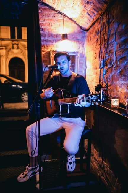 Wednesday Night Live Music with Cocktails - A late acoustic set in the heart of Prague 1
