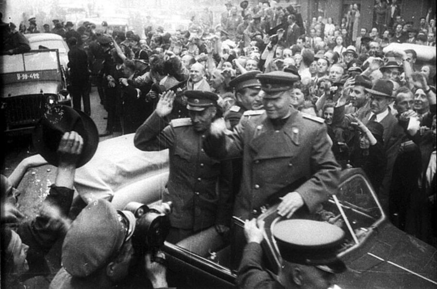 WWII and Communism History in Prague's Old Town Private Tour - A serious history walk through Prague’s Old Town